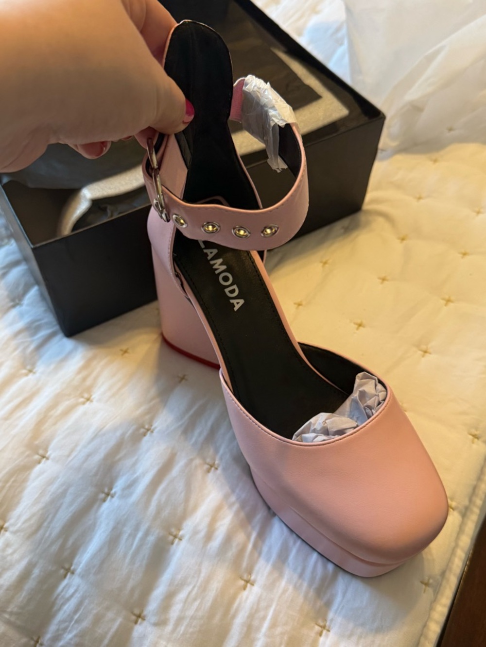 Pink Heart-Heel Lamoda platforms. 💖
**BRAND NEW, Never worn. - Picture 5 of 9